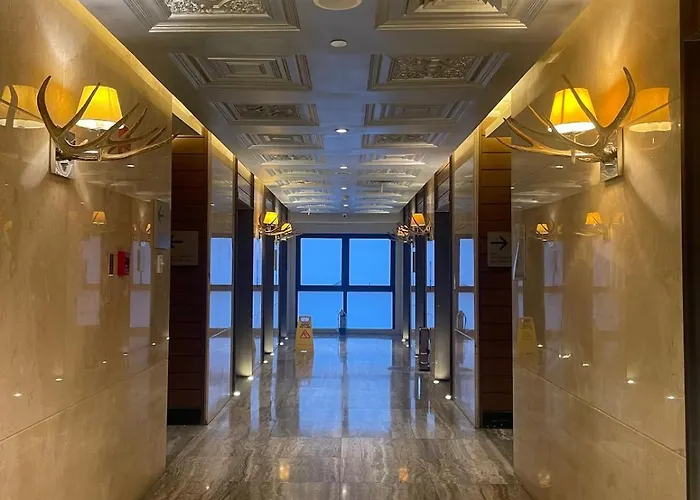 Skyline With Pool, Gym, Sauna Poblacion Makati Manila