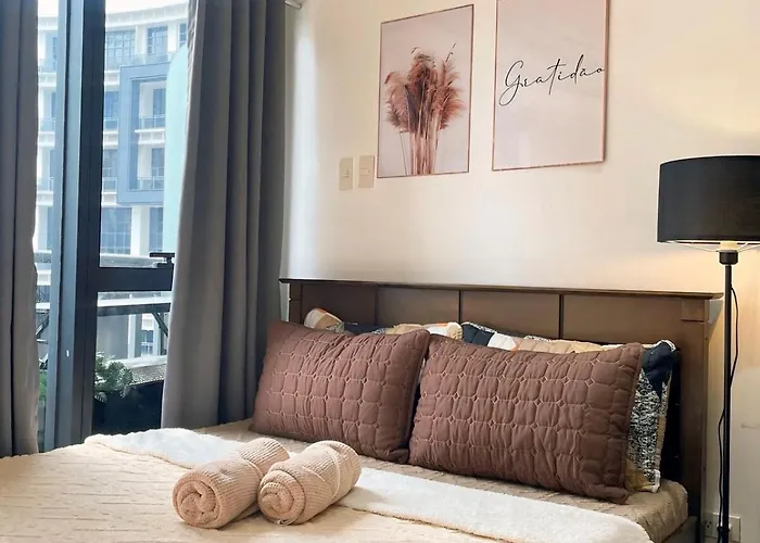 Skyline With Pool, Gym, Sauna Poblacion Makati Apartment *