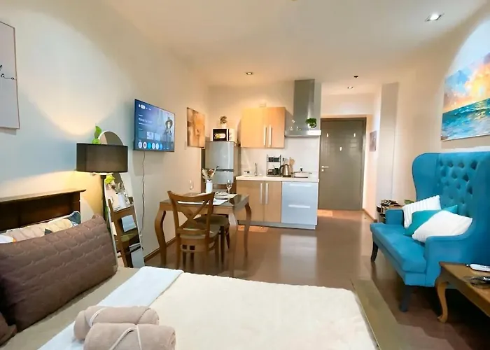 Skyline With Pool, Gym, Sauna Poblacion Makati Apartment Manila