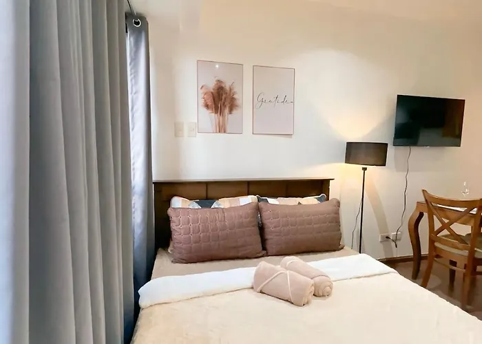 Apartment Skyline With Pool, Gym, Sauna Poblacion Makati Manila
