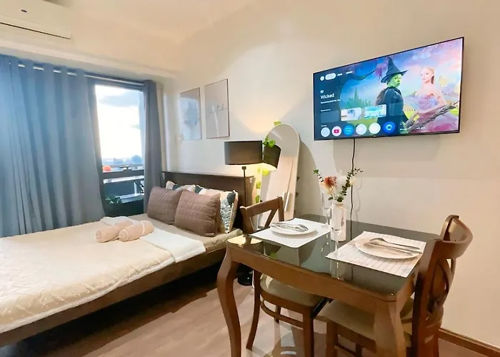 Skyline With Pool, Gym, Sauna Poblacion Makati *
