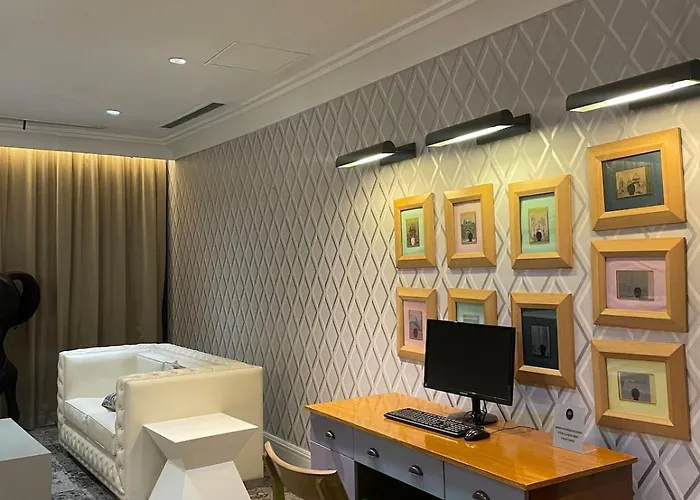 Apartment Skyline With Pool, Gym, Sauna Poblacion Makati *