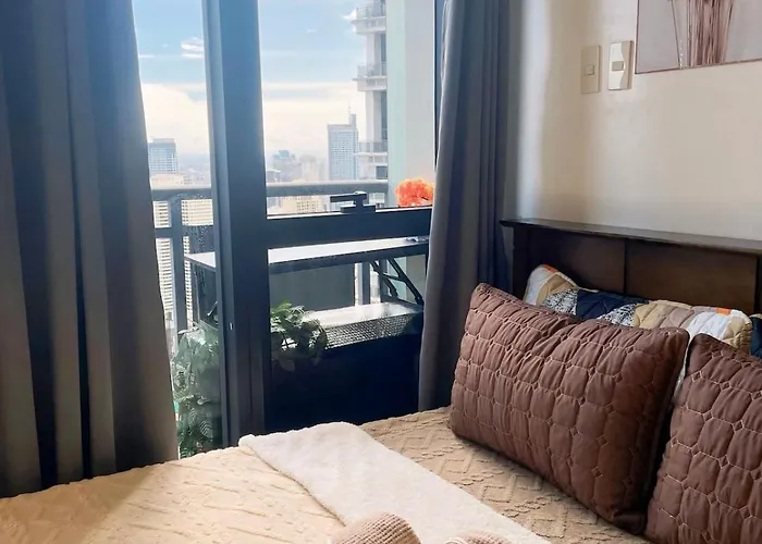Skyline With Pool, Gym, Sauna Poblacion Makati Apartment