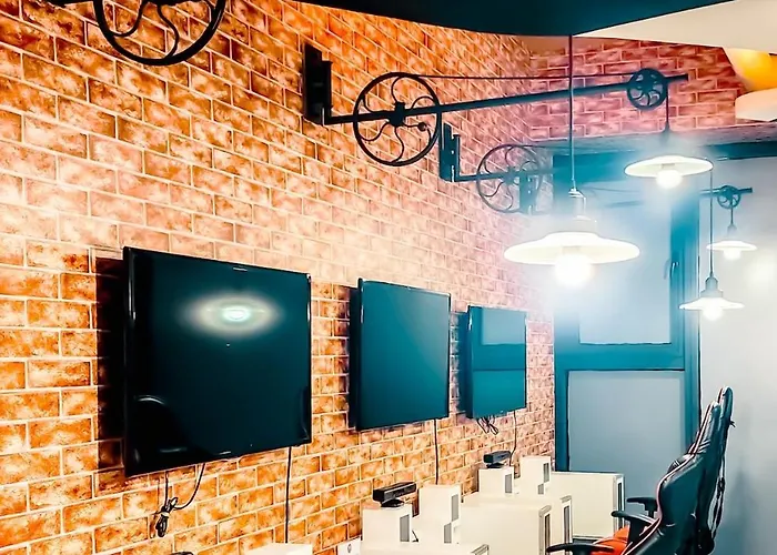 Skyline With Pool, Gym, Sauna Poblacion Makati