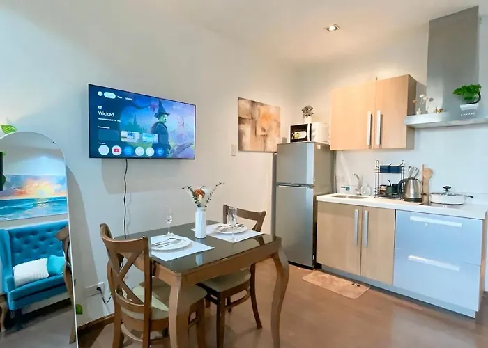 Skyline With Pool, Gym, Sauna Poblacion Makati Apartment Manila